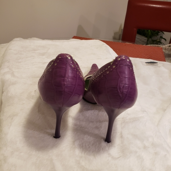 Shoes - Picture 3 of 4